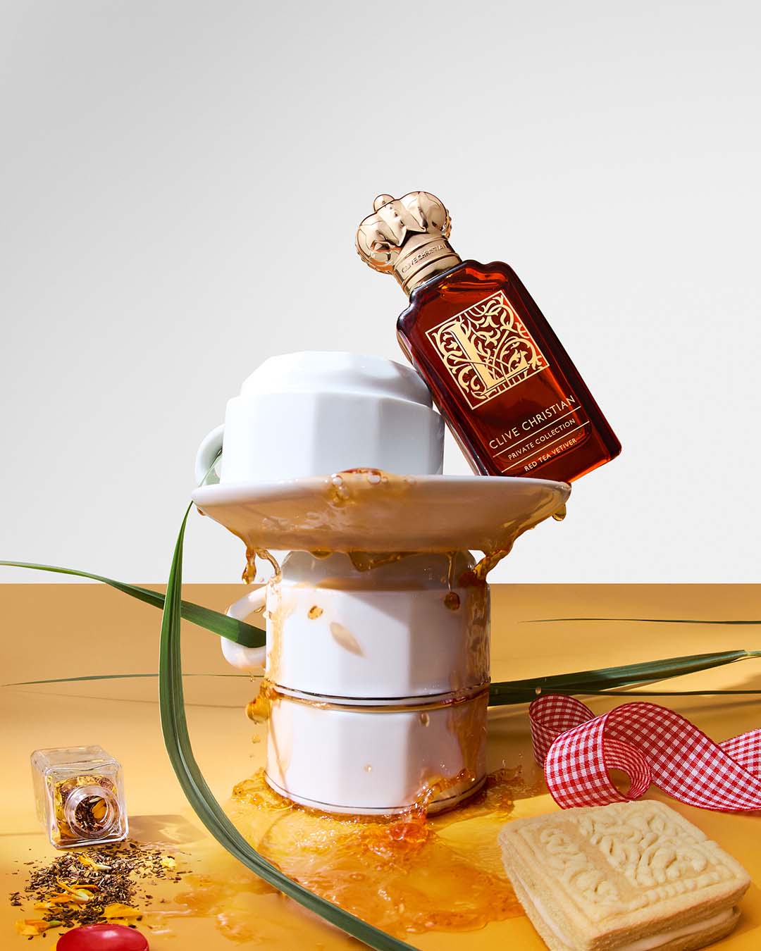 L Red Tea Vetiver - Private Collection | Clive Christian Perfume - Image Banner Rooibos Tea